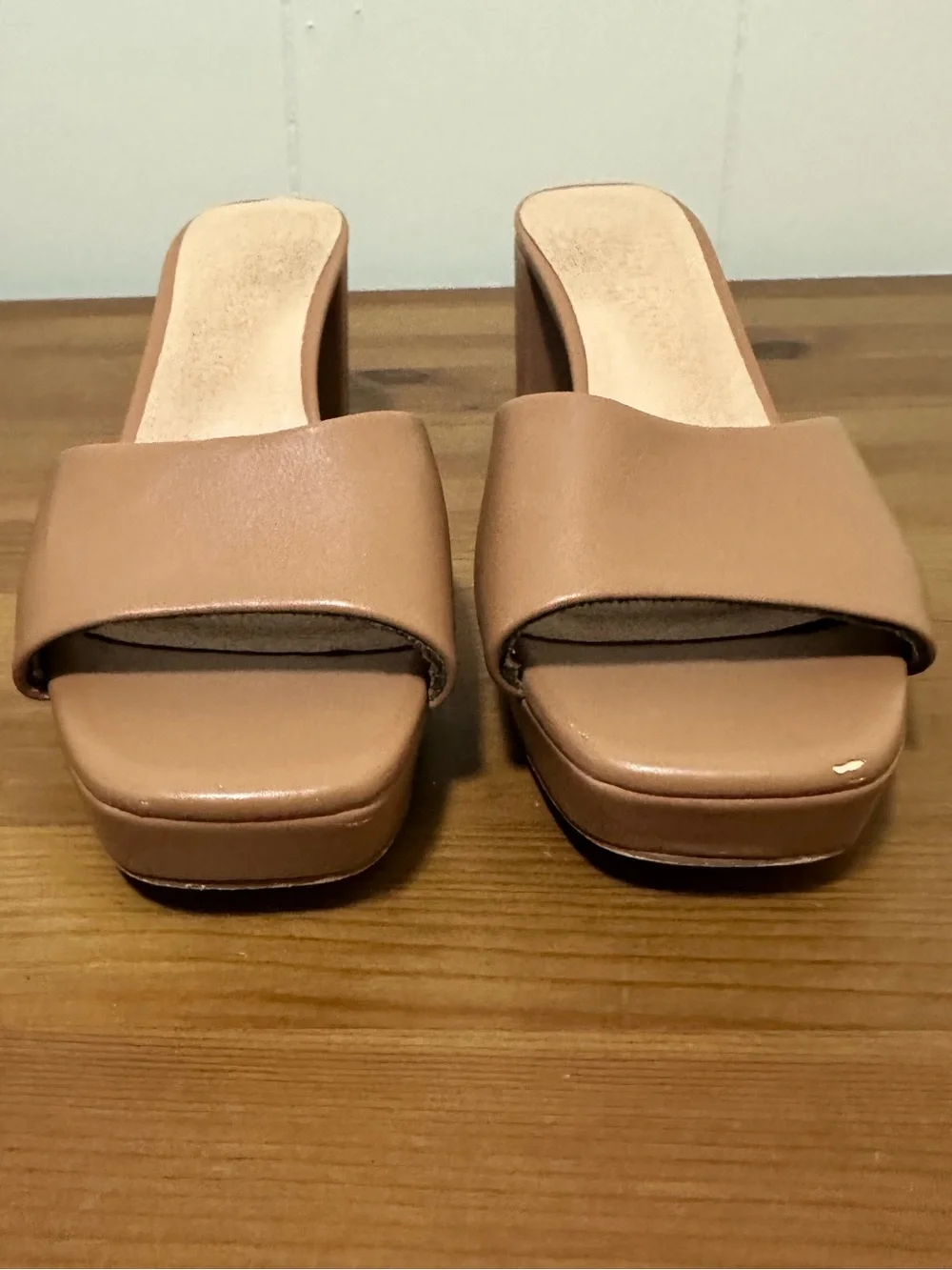 Chinese Laundry Women’s Block Heel Slide Sandals in Camel